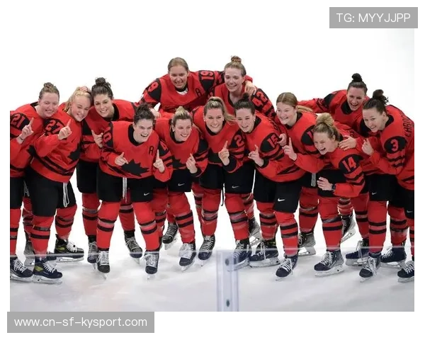 冰球世锦赛中加拿大完胜俄罗斯，夺冠声势浩大，冰球加拿大人队