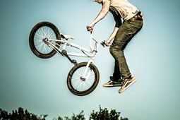 开云官方网站-全国青少年竞技轮滑赛展现青春风采，全国青少年竞技轮滑赛展现青春风采的视频